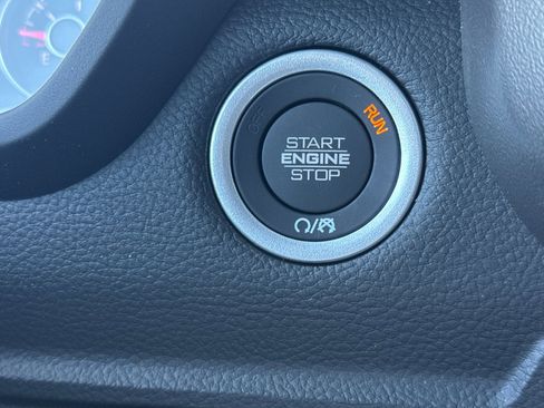 New 2026 RAM 1500 4x4 Crew Cab image 21