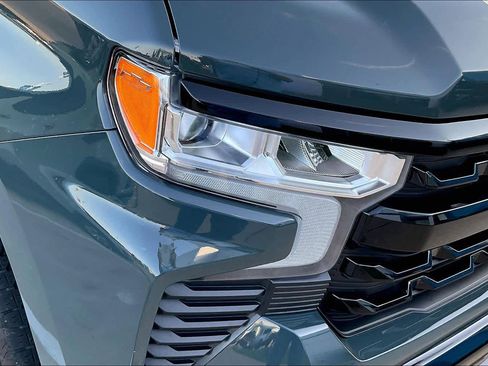 Used 2025 Chevrolet Silverado 1500 LT Trail Boss w/ Convenience Package II AWD/4WD image 28