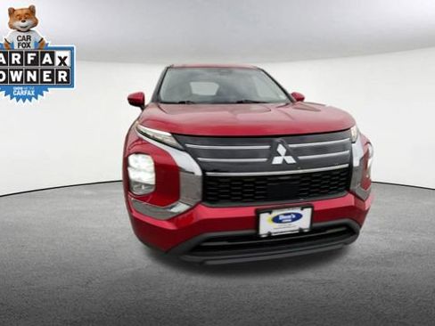 Used 2025 Mitsubishi Outlander ES image 3