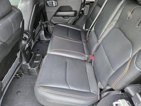 Used 2024 Jeep Wrangler Unlimited Sahara w/ Technology Group AWD/4WD image 14
