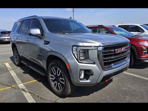 Used 2024 GMC Yukon AT4 w/ Technology Package AWD/4WD image 3