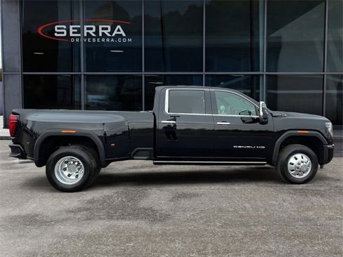 Used 2024 GMC Sierra 3500 Denali Ultimate image 6