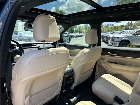 New 2026 Jeep Grand Cherokee L Limited w/ Luxury Tech Group II RWD image 36