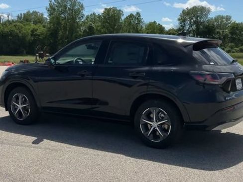Used 2025 Honda HR-V EX-L image 6