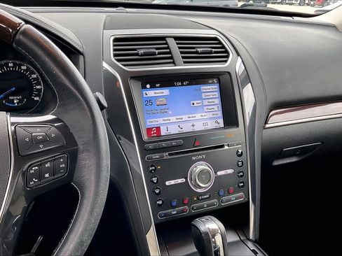 Used 2017 Ford Explorer Platinum image 5