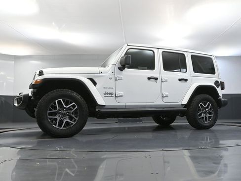 Used 2024 Jeep Wrangler Unlimited Sahara w/ Technology Group AWD/4WD image 53