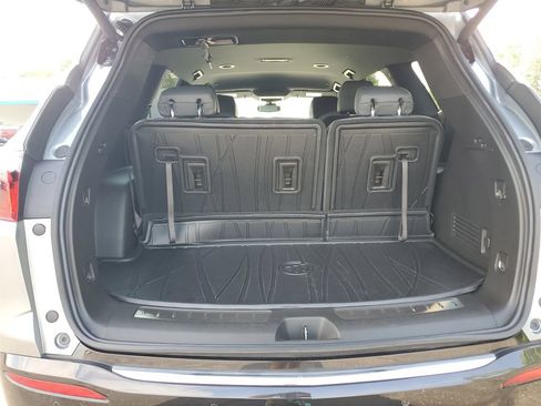 Used 2023 Buick Enclave Essence w/ Sport Touring Edition AWD/4WD image 9