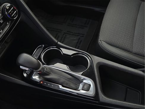 Used 2022 Buick Encore GX Select image 18