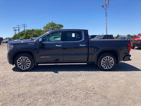 Used 2025 GMC Sierra 1500 Denali Ultimate AWD/4WD image 3