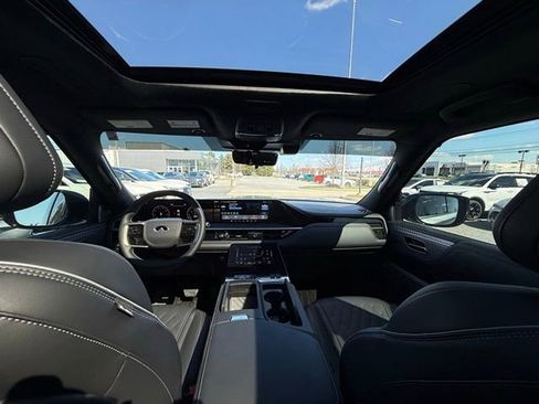 Certified 2026 INFINITI QX80 Autograph w/ Premium Cargo Package image 2