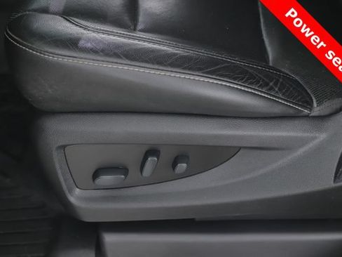 Used 2018 GMC Yukon XL SLT w/ Premium Edition AWD/4WD image 19