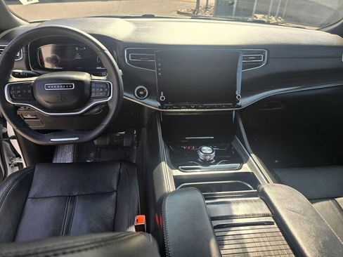 Used 2024 Jeep Wagoneer Series II w/ Flexible Seating Group RWD image 20