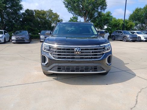 New 2026 Volkswagen Atlas SE FWD image 2
