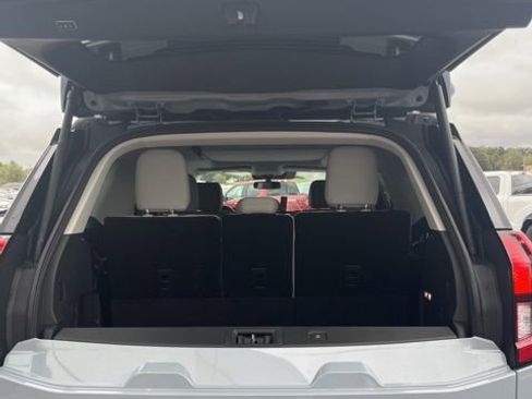 New 2025 Ford Expedition Active image 38