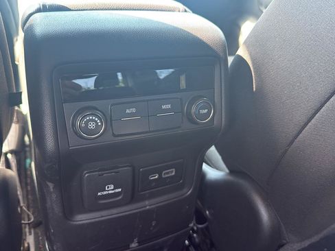 Used 2021 GMC Acadia SLE w/ Driver Convenience Package AWD/4WD image 15