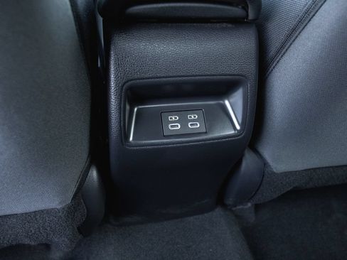 Certified 2025 Toyota Corolla SE FWD image 28