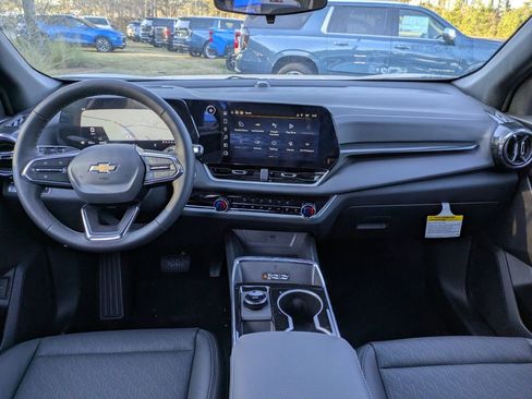 New 2026 Chevrolet Equinox LT w/ Convenience Package II image 16