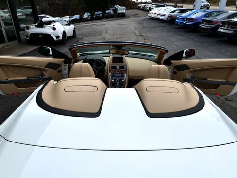 Used 2015 Aston Martin V8 Vantage S image 40