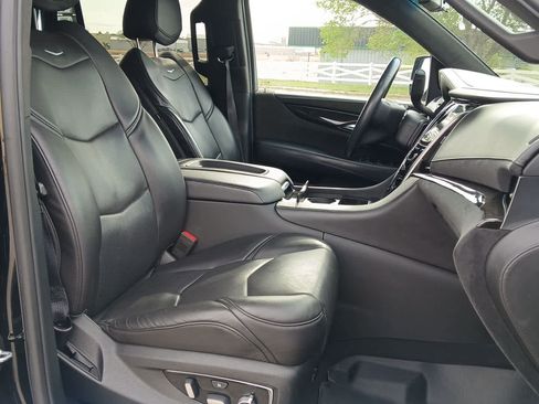 Used 2020 Cadillac Escalade Platinum image 51