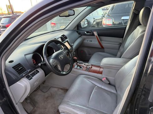 Used 2010 Toyota Highlander Limited image 2