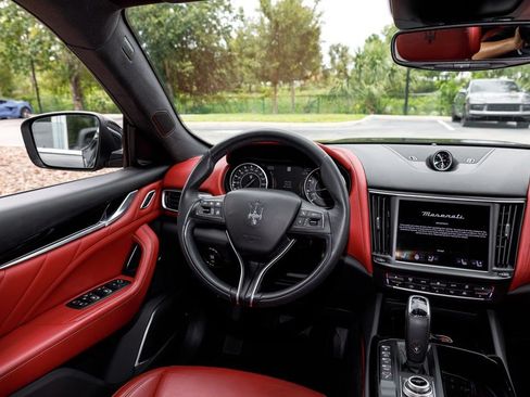 Certified 2022 Maserati Levante GT AWD/4WD image 20