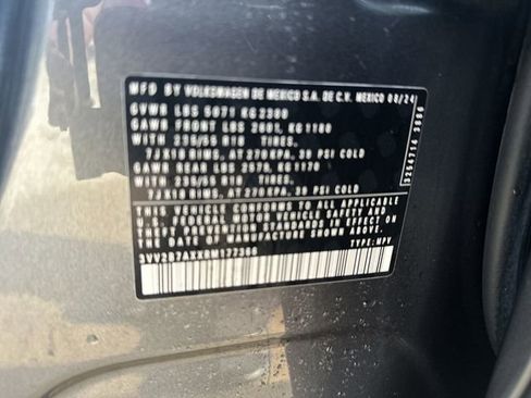 Used 2024 Volkswagen Tiguan SE image 35