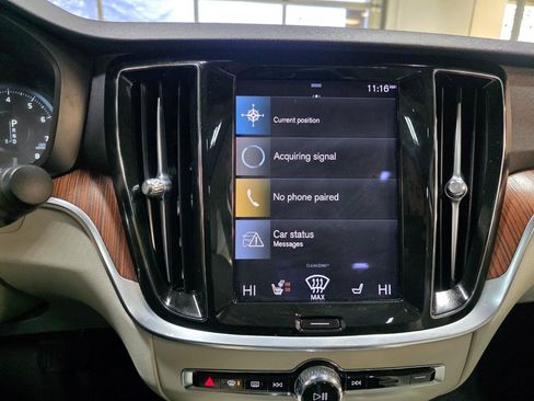 Used 2021 Volvo S60 T5 Momentum w/ Premium Package image 31