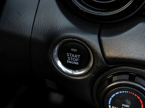 Used 2020 MAZDA MX-5 Miata Club image 19