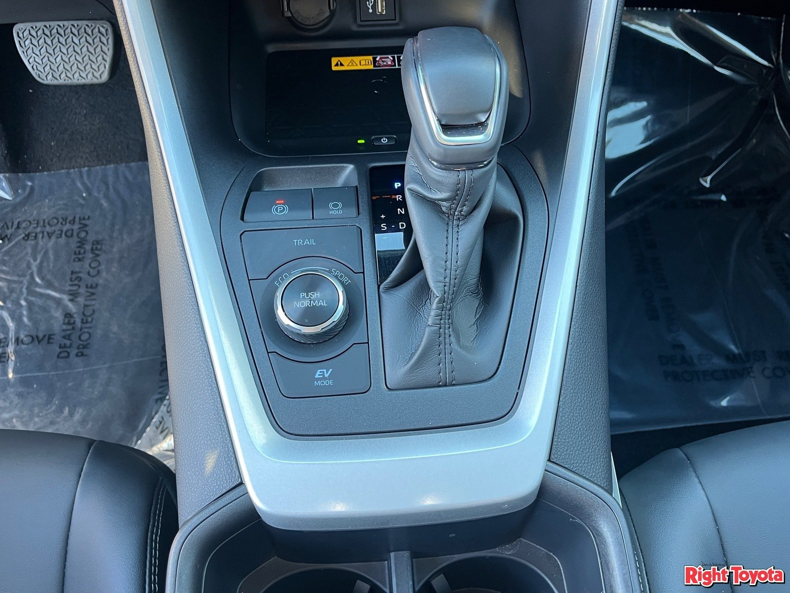 Certified 2025 Toyota RAV4 XLE Premium w/ Weather Package AWD/4WD image 31