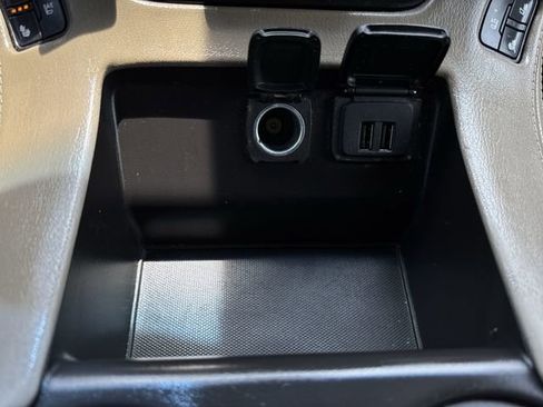 Used 2015 GMC Yukon SLT AWD/4WD image 35