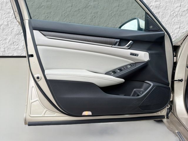 Used 2018 Honda Accord Touring image 20