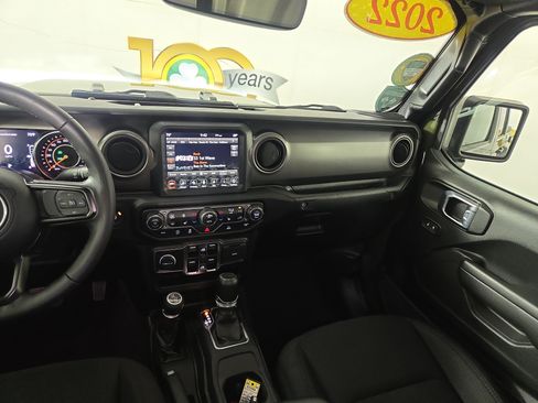Used 2022 Jeep Gladiator Sport AWD/4WD image 25