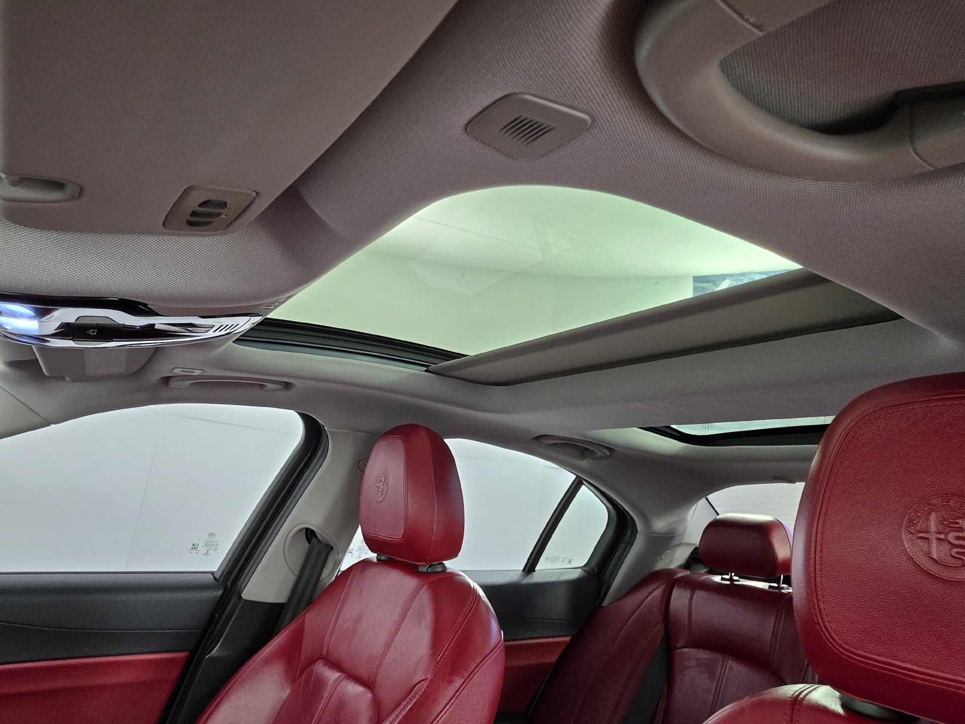 Used 2017 Alfa Romeo Giulia RWD image 22
