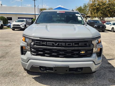Used 2024 Chevrolet Silverado 1500 Custom image 2