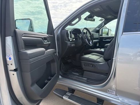 New 2026 GMC Sierra 2500 SLT w/ SLT Premium Package AWD/4WD image 10