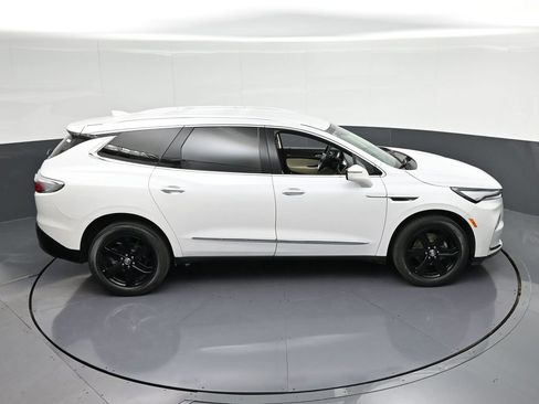 Used 2024 Buick Enclave Essence w/ Sport Touring Edition FWD image 27