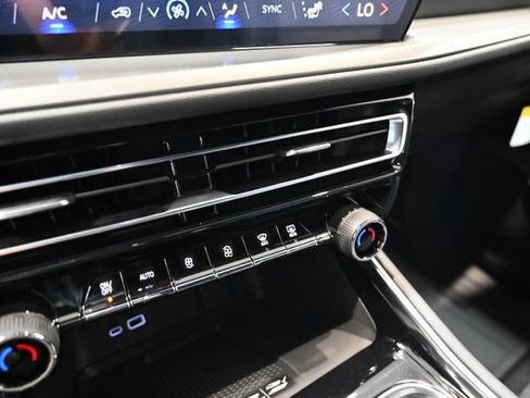 New 2026 Chevrolet Traverse LT w/ LPO, Floor Liner Package FWD image 18