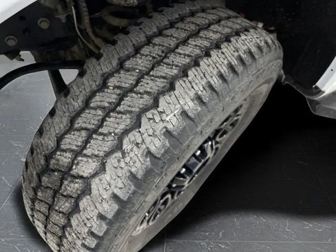 Used 2025 Ford F350 Lariat w/ Black Appearance Package image 43