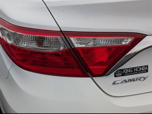 Used 2015 Toyota Camry image 8