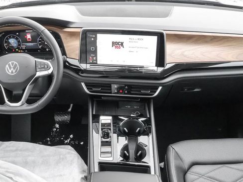 New 2026 Volkswagen Atlas SE image 37