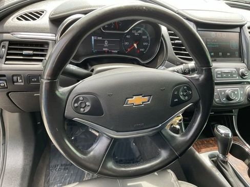 Used 2015 Chevrolet Impala LT w/ Convenience Package image 15