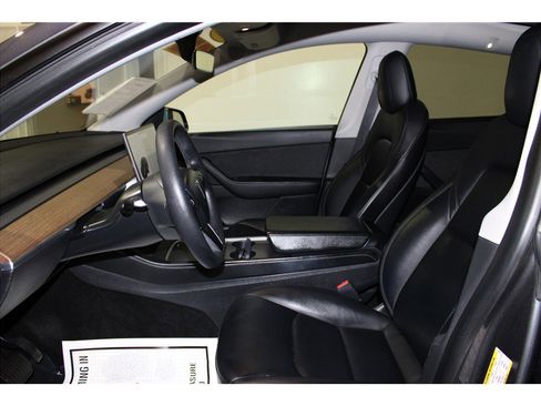 Used 2021 Tesla Model Y Long Range image 12