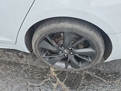 Used 2022 Genesis G70 3.3T w/ Sport Advanced Package image 12