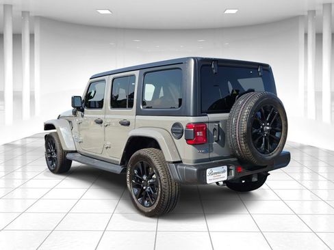 Certified 2021 Jeep Wrangler Unlimited Sahara w/ Dual Top Group AWD/4WD image 5