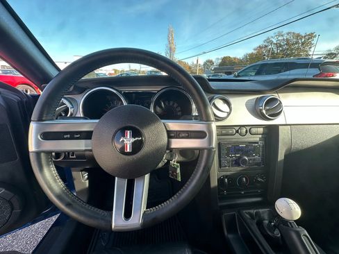 Used 2009 Ford Mustang GT Premium image 24