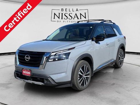 Certified 2025 Nissan Pathfinder Platinum w/ Cargo Package AWD/4WD image 1