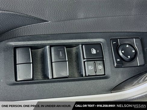 Used 2020 Toyota RAV4 XLE Premium image 17