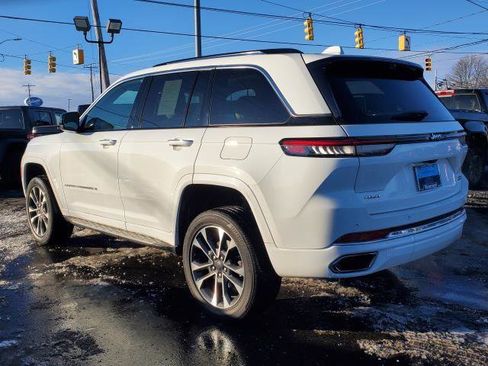 Used 2022 Jeep Grand Cherokee Overland w/ Adv Protech Group III image 5