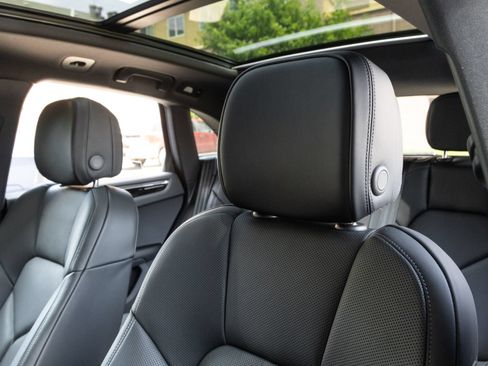 Certified 2026 Porsche Macan AWD/4WD image 22