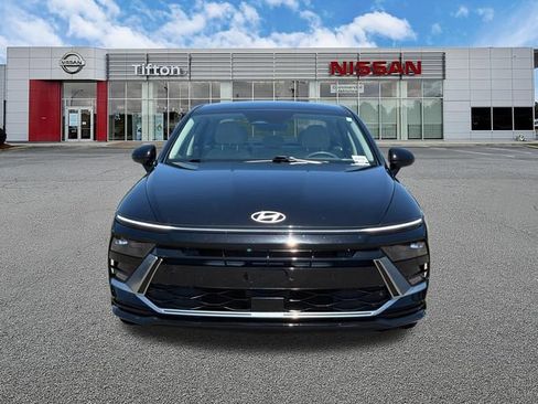 Used 2025 Hyundai Sonata SEL FWD image 2